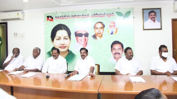 வரும் 4ஆம் தேதி அதிமுக மாவட்டச் செயலாளர்கள் கூட்டம்! முக்கிய டிஸ்கஷன் நடத்தும் எடப்பாடி பழனிசாமி!