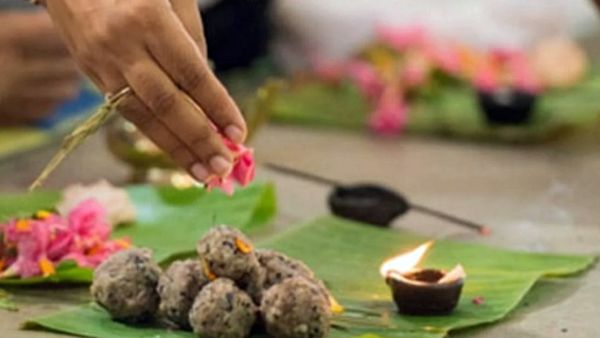 மகாளய பட்சம்.. எந்த கடன் இருந்தாலும் பித்ரு கடன் மட்டும் இருக்கக்கூடாது.. பித்ரு தோஷம் தீர பரிகாரம்