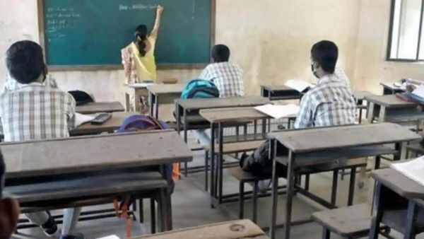 ‛இது இந்துக்களின் நாடு.. பாகிஸ்தானுக்கு போங்க’.. முஸ்லிம் மாணவர்களை திட்டிய ஆசிரியை டிரான்ஸ்ஃபர்!