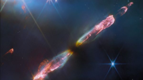 புதிதாக பிறந்த சூரிய குழந்தை.. 1000 ஒளி ஆண்டுகள் தொலைவிலிருந்து படம்பிடித்த ஜேம்ஸ் வெப்