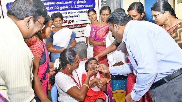தமிழகத்தில் இன்று முதல் குழந்தைகளுக்கு வைட்டமின் ஏ சொட்டு மருந்து திரவம் வழங்க ஏற்பாடு
