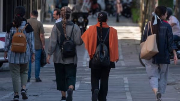 ஆடை கட்டுப்பாட்டை மீறினால் 10 ஆண்டு சிறை! ஈரானில் வருகிறது சட்டம்! போராட்டத்திற்கு தயாராகும் பெண்கள்