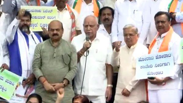 ஆக்ரோஷம்! தமிழகத்துக்கு காவிரியில் நீர் கொடுக்கக்கூடாது! பாஜக தலைவர்கள் போராட்டம் -பரபர பெங்களூர்