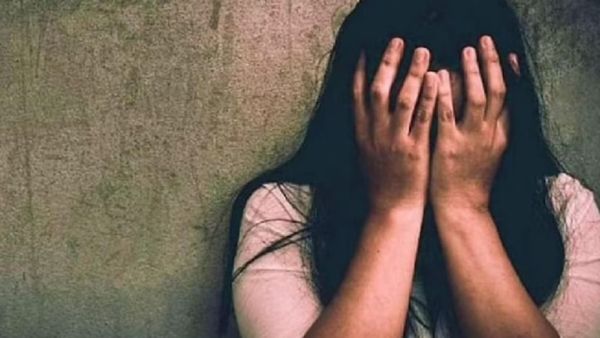 உடலில் ஒட்டுத்துணி இல்லை.. இரவில் நிர்வாணமாக சாலையில் ஓடிய இளம்பெண்! வெளியான ஷாக் தகவல்