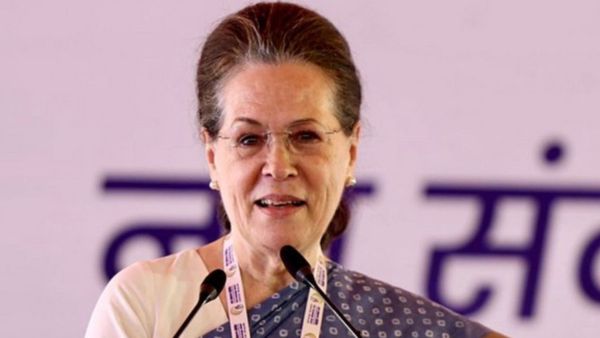 அடேங்கப்பா 6 வாக்குறுதி.. தெலுங்கானாவில் பிரம்மாஸ்திரம் எடுக்கும் காங்கிரஸ்! சோனியாவுக்காக வெயிட்டிங்