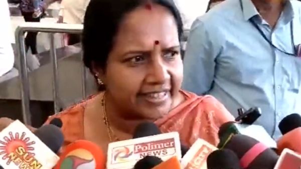 “எனக்கு எதுவும் தெரியாது.. அந்த மீட்டிங்ல நான் இல்லை”.. அதிமுக தலைவர்கள் டெல்லி சென்றது பற்றி வானதி!