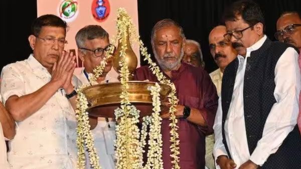 தொடங்கியது உலகளாவிய பிராமண சங்கமம்.. பிராமணர்கள் ஐஏஎஸ் மாதிரி பதவிக்கு அதிகம் வரனுமாம்- கேரள தலைவர்