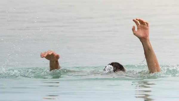 திருப்பத்தூரில் இது என்ன கொடுமை.. பள்ளியில் இருந்த பள்ளத்தில் தண்ணீருக்குள் மூழ்கி 2 மாணவிகள் பலி