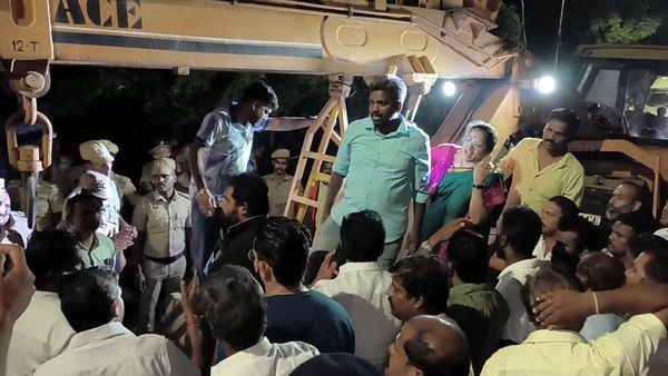 கமிஷனர் வந்ததுமே என்ன ஏதுனு கூட கேட்காம இந்த 3 வார்த்தைகள் தான் சொல்லியுள்ளார்.. பாஜக குழு புகார்!