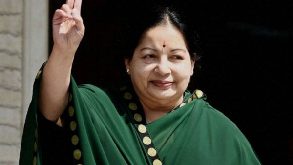 ஜெயலலிதா-11,000 சேலை, 750 காலணிகள் ஏல வழக்கு-தமிழக லஞ்ச ஒழிப்புதுறைக்கு பெங்களூர் கோர்ட் இறுதி கெடு!