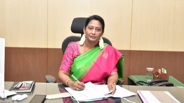 ஆடி அசைஞ்சு வந்த ஆபிசர்ஸ்.. டென்சனான மதுரை கலெக்டர் .. மறக்க முடியாத தண்டனை கொடுத்து அதிரடி