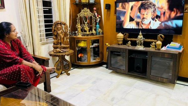 மகாபிரபு நீங்களுமா அக்கா? வானதி சீனிவாசன் பகிர்ந்த லியோ போட்டோ- எப்படி எல்லாம் ரியாக்‌ஷன் தெரியுமா?