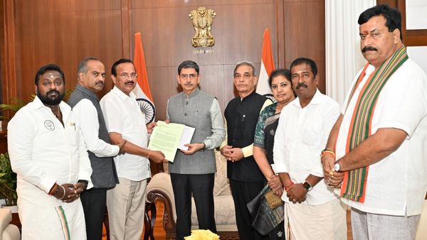 நேரா ராஜ் பவனுக்கு வண்டியை விட்ட பாஜக மேலிட டீம்.. “பாஜகவினரை துன்புறுத்துறாங்கய்யா”.. பரபர புகார்!