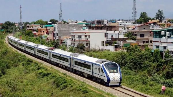 வெறும் 14 நிமிடங்களில்! வந்தே பாரத் ரயிலில் நடந்த சம்பவம்.. வழக்கத்தைவிட முக்கால் மணி நேரம் குறைவு