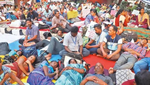 ஆசிரியர்கள் போராட்டம் நடத்தியது எதற்காக? அப்படி என்ன கோரிக்கைகள்? மாணவர்களின் நிலை?