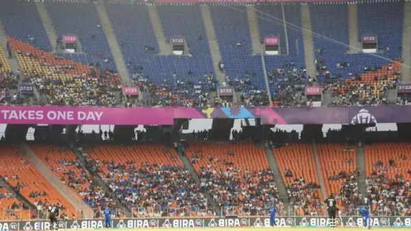 மறக்காதீங்க.. சென்னை சேப்பாக்கத்தில் மேட்ச் பார்க்க போறீங்களா? டிராபிக் போலீஸ் முக்கிய அறிவிப்பு