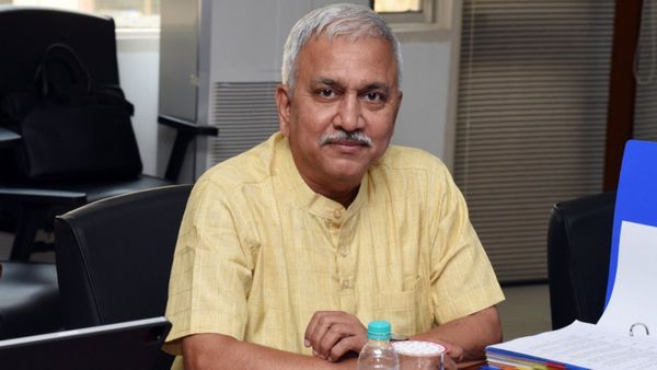 தீவிரவாதிகளை 'இஸ்லாமிய கைதிகள்' என்று சொல்வதா? ஓட்டுக்காக எதையும் செய்வீர்களா? பாஜக நாராயணன் பரபர!