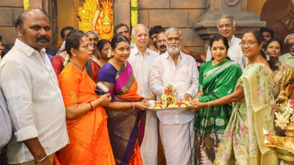 நவராத்திரி.. ராஜ்பவனில் கொலு.. மயிலாப்பூரில் சக்தியை பார்த்து பூரித்துப்போன துர்கா ஸ்டாலின்