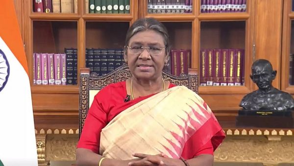 பெண்களுக்கு சம உரிமை, கவுரவம், அதிகாரம் அவசியம்: துர்கா பூஜை வாழ்த்தில் ஜனாதிபதி திரவுபதி முர்மு