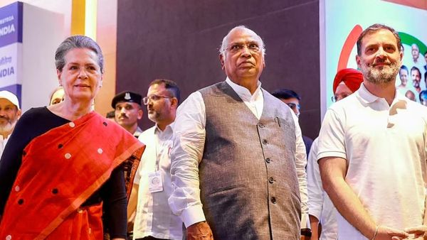 டார்கெட் 5 மாநில தேர்தல்! மெகா பிளானை இறக்க போகும் காங்கிரஸ்! டெல்லியில் கூடியது செயற்குழு கூட்டம்