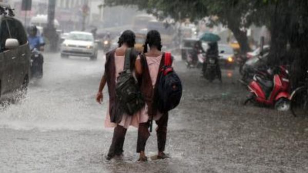 வெளுத்து வாங்கும் மழை! சென்னையில் பள்ளிகளுக்கு மட்டும் நாளை விடுமுறை.. மாவட்ட ஆட்சியர் அறிவிப்பு