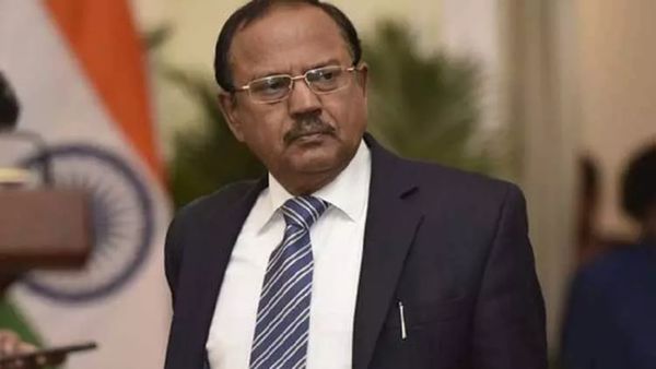 தமிழ்நாடு ஆளுநர் மாளிகையில் தங்கிய ‘தேசிய பாதுகாப்பு ஆலோசகர்’ அஜித் தோவல்.. பரபரத்த கோட்டை!