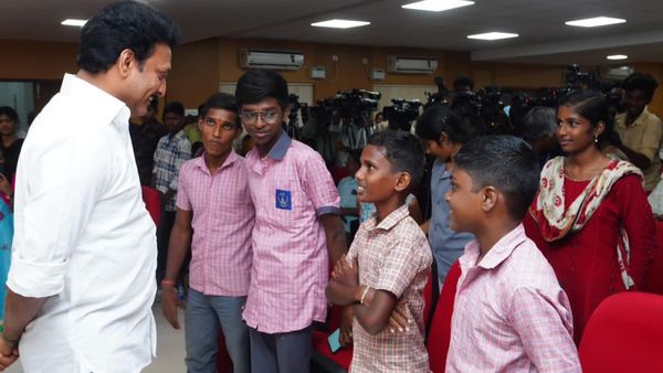 அரசுப் பள்ளிகளில் நீட் தேர்வு பயிற்சி ஏன் தெரியுமா? அமைச்சர் அன்பில் மகேஷ் சொன்ன விளக்கம்!