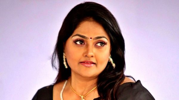 நிரோஷாவா இது? கணவரோடு வெளியிட்ட க்யூட் புகைப்படம்.. நெகிழ்ச்சியான கேப்ஷன்.. இதை ஃபாலோ பண்ணுங்கப்பா