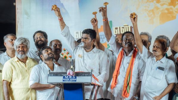 ஸ்டாலின் சுட்ட 511 வடை.. அண்ணே சாப்ட்றாதீங்க.. மேடையில் ‘மெது வடை’யை காட்டி அலப்பறை செய்த அண்ணாமலை!