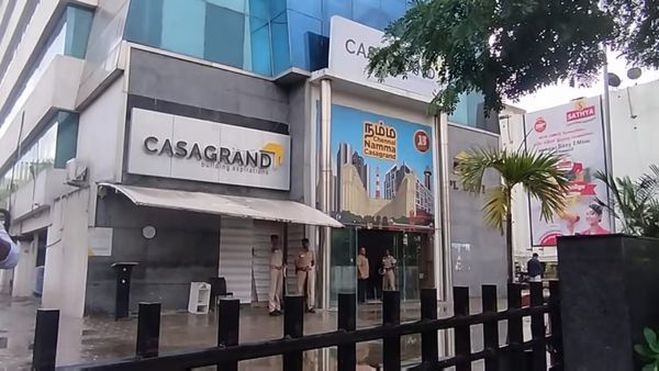 ஐ.டி ரெய்டு பரபரக்கும் சூழலில் போலீஸுக்கு போன காசா கிராண்ட்.. ரகசிய தகவல்களை திருடி விற்றதாக புகார்!