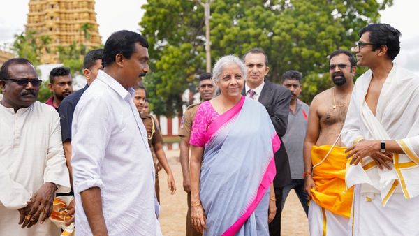 நிர்மலா சீதாராமன் இங்கிட்டு வந்த உடனே யாழ்ப்பாணத்துக்குள் நுழைந்த சீனா..’ உளவு பார்க்க’ முகாம் ரெடி!