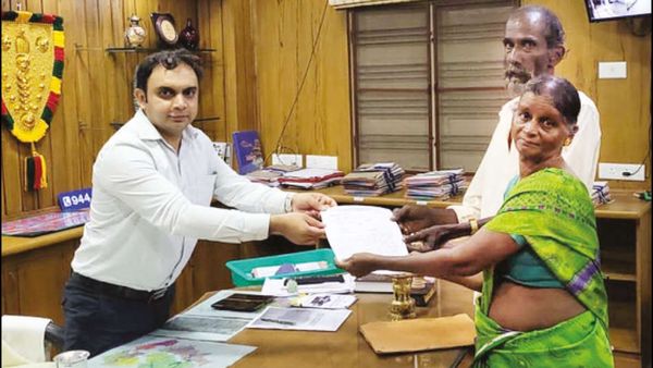 பெற்றோரை பராமரிக்காத மகன்களுக்கு இதுதான் கதி.. பெற்றோர் மகிழ்ச்சி.. பத்மநாபபுரம் சப்-கலெக்டர் அதிரடி