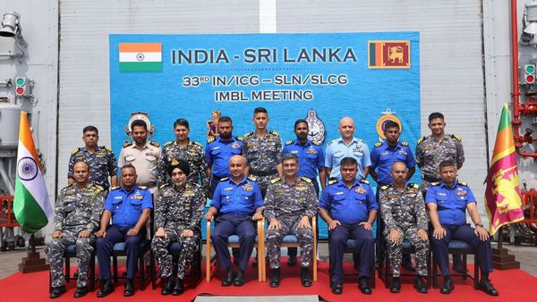தமிழ்நாடு மீனவர் பிரச்சனை.. கோடியக்கரை அருகே நடுக்கடலில் நடந்த ‘அதிமுக்கிய’ ‘கப்பல்’ ஆலோசனை!