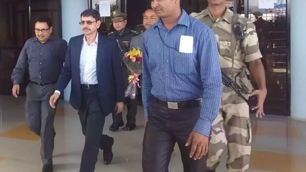 2 மேஜர் மேட்டர்.. அவசரமாக இன்று டெல்லி செல்லும் தமிழக ஆளுநர் ஆர்என் ரவி.. பின்னணியில் பரபர தகவல்