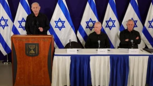 சொந்த காசில் சூனியம்.. ஹமாஸுக்கு நிதி தந்து.. வளர்த்துவிட்டதே இஸ்ரேல் நெதன்யாகுதானாம்! ஷாக் பின்னணி