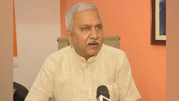 என்ன சார் இது அநியாயம்? திமுக கொடிக்கம்பம் அமைக்க மட்டும் அனுமதியா? கொந்தளித்த பாஜக!