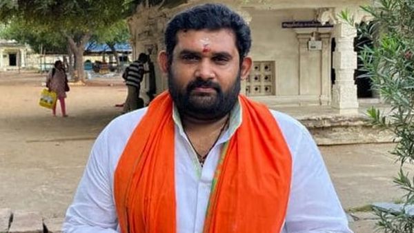 கிடைத்தது நிபந்தனை ஜாமீன்.. பஸ்ஸிலேயே போய் ஆஜரான அமர் பிரசாத் ரெட்டி.. அம்பை கோர்ட் போட்ட உத்தரவு!