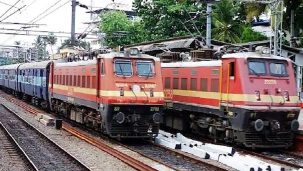 50 ஆண்டுகளில் முதல்முறை.. வேலை நிறுத்தத்திற்கு ரெடியாகும் ரயில்வே ஊழியர்கள்? நாடே முடங்கும் அபாயம்