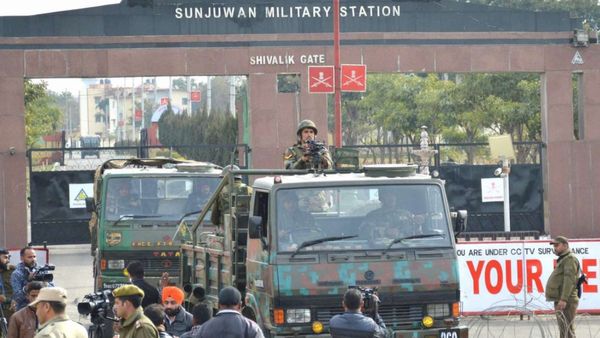 பாகிஸ்தானில் இன்னொரு ஷாக்.. இந்திய ராணுவ முகாம் மீது தாக்குதல் நடத்திய லஷ்கர் பயங்கரவாதி ‘கடத்தல்’!