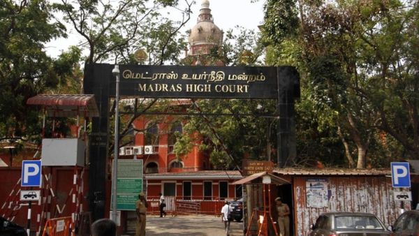 பொதுநிதி பயன்படுத்துவதில் அலட்சியமா? அதிகாரிகளுக்கு உயர்நீதிமன்றம் சொன்ன முக்கிய ‛அட்வைஸ்’