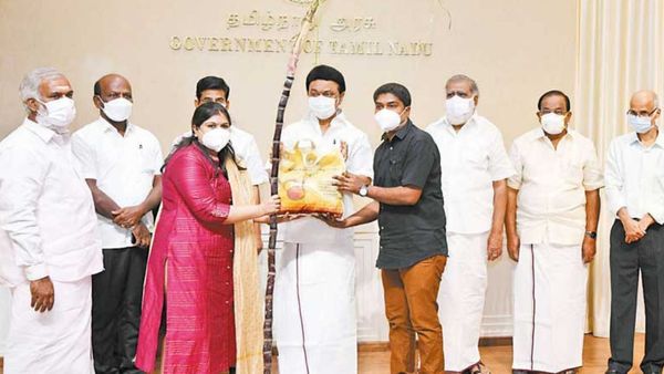 விடாத கண்டமாக தொடரும் ‘பொங்கல் பரிசு’.. திமுக அமைச்சர்கள் மீதான வழக்கில் ஐகோர்ட் போட்ட அதிரடி ஆர்டர்