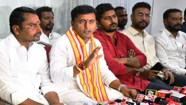 இப்படியே தினமும் ஓடிப் போனா எப்படி? தெலுங்கானா பாஜக செய்தித் தொடர்பாளர் பிஆர்எஸ்-க்கு தாவல்
