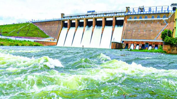 நிரம்பிய வைகை அணை.. மதுரை, திண்டுக்கல் பாசனத்திற்கு தண்ணீர் திறப்பு.. விவசாயிகள் மகிழ்ச்சி