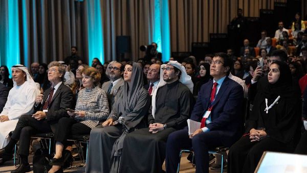 அடிப்படை கல்வி.. அதுலையே கை வச்சதான் சரிபட்டு வரும்னு அரபு அரசு முடிவு பண்ணீருச்சு!