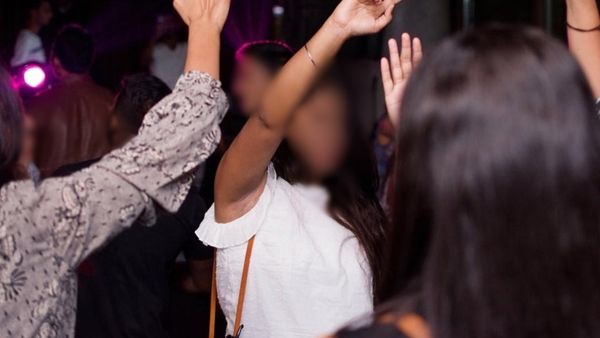 பெங்களூரில் மது அருந்தி சுயநினைவை இழந்த பெண் சாப்ட்வேர் என்ஜினியர்.. கூட்டு பாலியல் பலாத்காரம்?