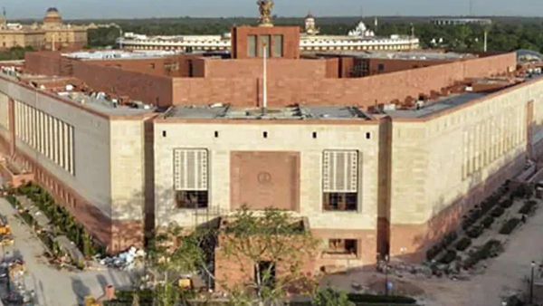 இனி எம்பிக்களை நெருங்க முடியாது! வரும் கண்ணாடி கவசம்.. நாடாளுமன்ற பாதுகாப்புக்கு புதுதிட்டம்.. அடடே