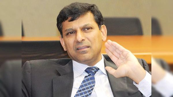 அரசுகள் இலவசங்கள் வழங்குவது சரியா? தவறா? பரபரப்பாக பேசிய ரகுராம் ராஜன்.. திரும்பும் கட்சிகள்