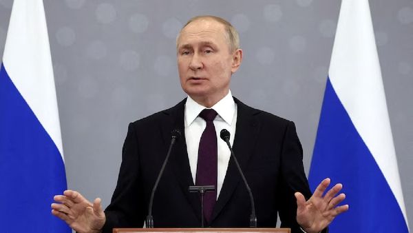 முட்டையால் வந்த வினை.. கேள்வியால் மடக்கிய மூதாட்டி.. மன்னிப்பு கேட்ட ரஷ்ய அதிபர் புதின்! என்னாச்சி?