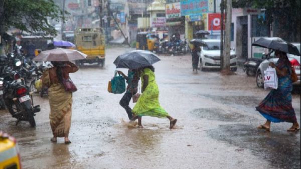 வெடிச்சு கொட்ட போகுது கனமழை.. தென்தமிழகம் உட்பட 12 மாவட்டங்களில் அடுத்த 3 மணி நேரத்தில் மழை கொட்டும்