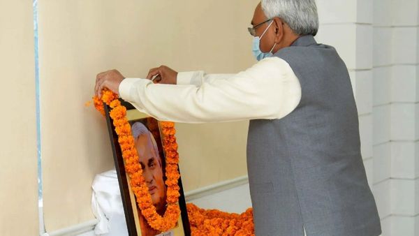 வாஜ்பாய் பிறந்த நாள், நினைவு நாள் எதையும் விடாத 'இந்தியா' கூட்டணியின் பிரதமர் கனவு வேட்பாளர் நிதிஷ்!